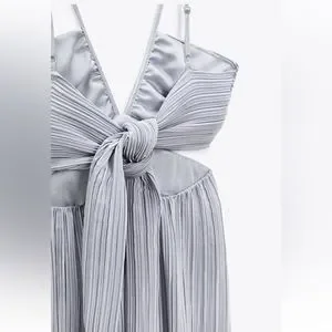 ワンピース theredthread S oval pleats dress gray THEREDTHREAD / ザレッドスレッド】S oval pleats dress
